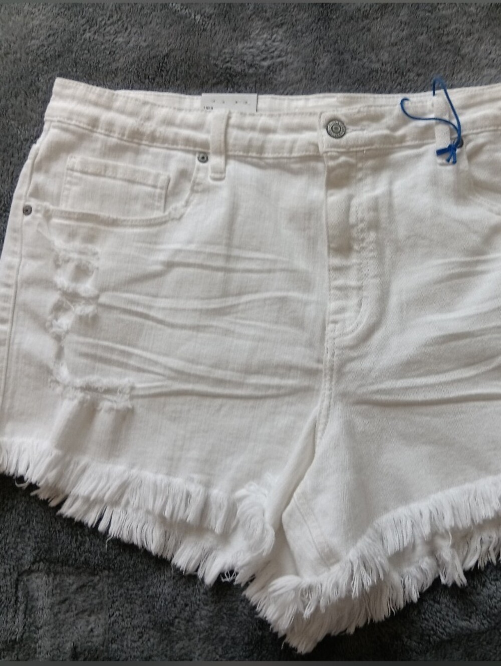Women’s White Frayed Hem Denim Shorts